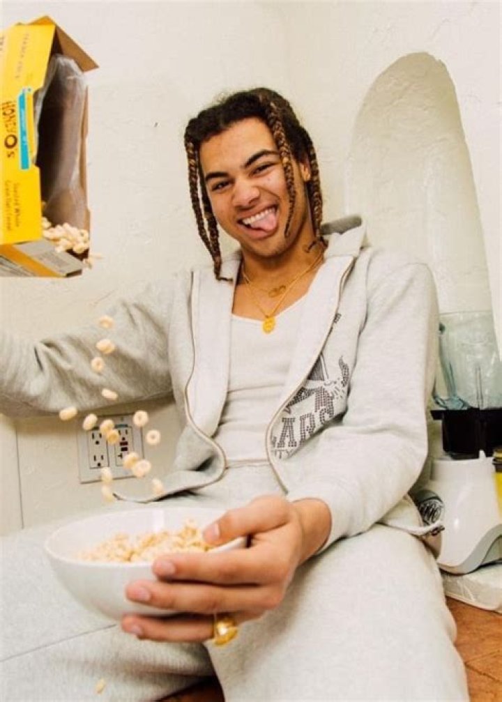24kGoldn Height, Weight, Net Worth, Age, Birthday, Wikipedia, Who, Instagram, Biography
