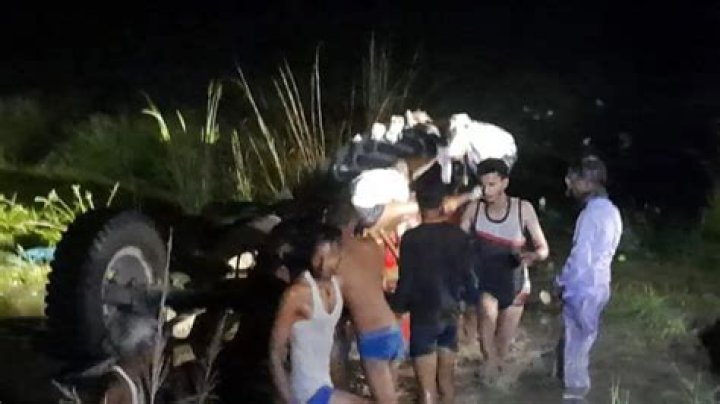 
26 killed as tractor-trolley falls into pond in UP’s Kanpur 