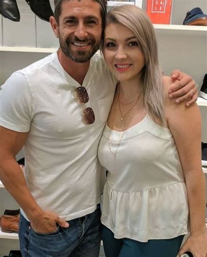
Aaron Marino is Married to Wife: Tracey Woodward. Kids 