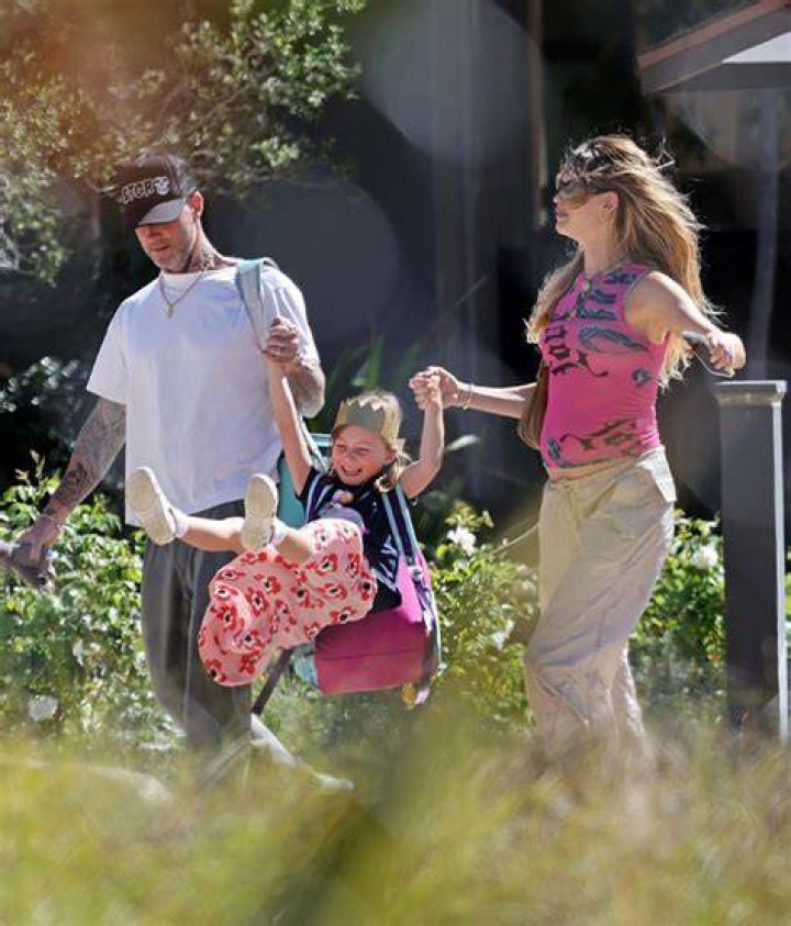 
Adam Levine is Married With 2 Kids, Meet His Wife and Children 