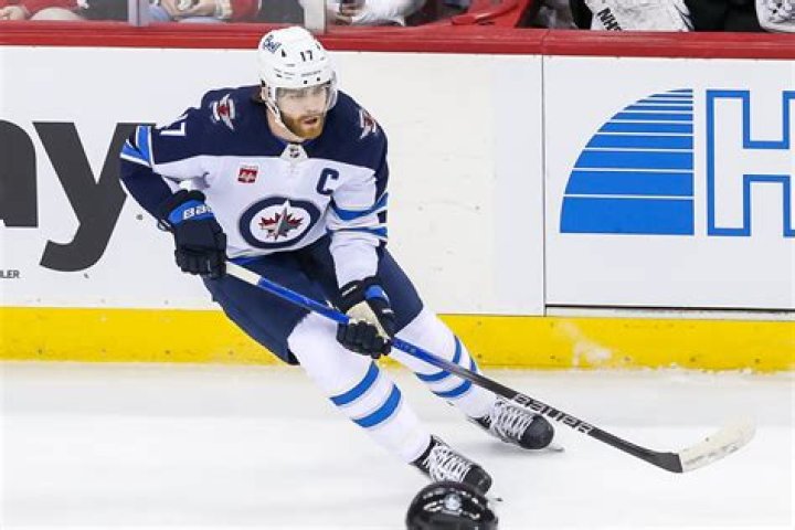 
Adam Lowry Dad Is Close To Hockey While Mom Elaine Lowry Competed In Marathons 
