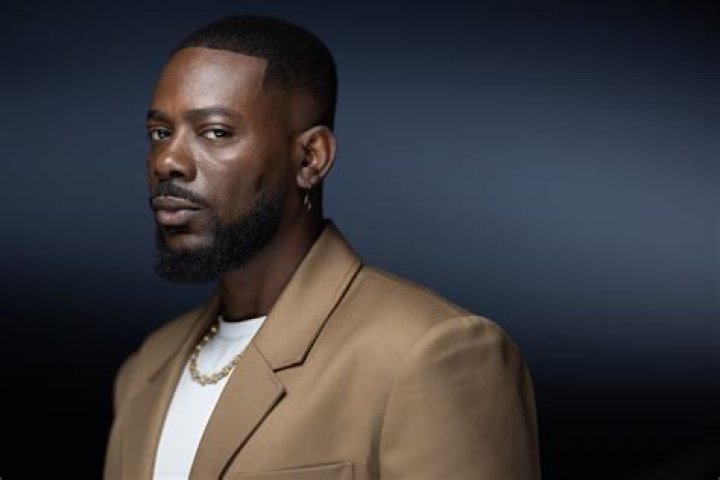 
Adekunle Gold Makes Special Announcement 