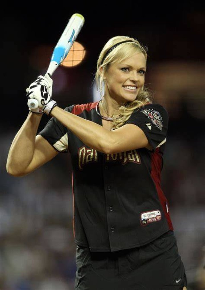 
Adrienne Finch Height, Weight, Net Worth, Age, Birthday, Wikipedia, Who, Nationality, Biography 