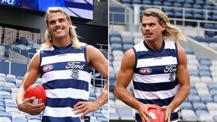 
AFL Finals Coach Chris Scott Geelong Wife Sarah Scott and Kids 