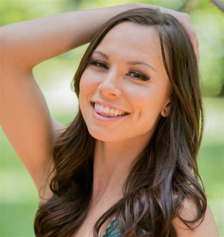 Aidra Fox Height, Weight, Net Worth, Age, Birthday, Wikipedia, Who, Instagram, Biography