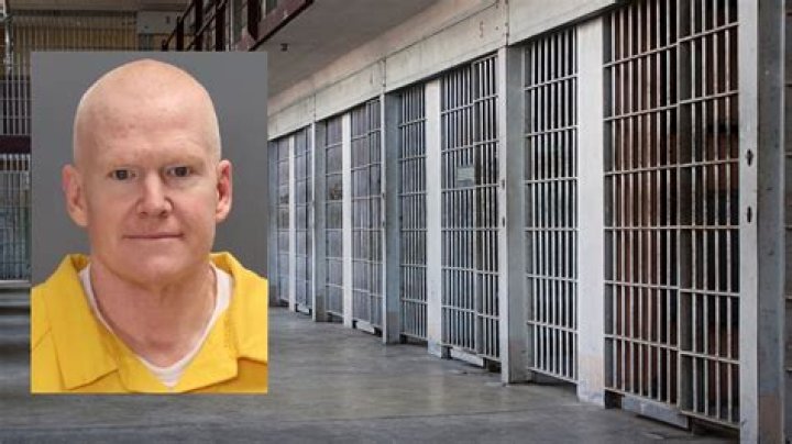
Alex Murdaugh Jail Photo Depicts His Transition To Prison 