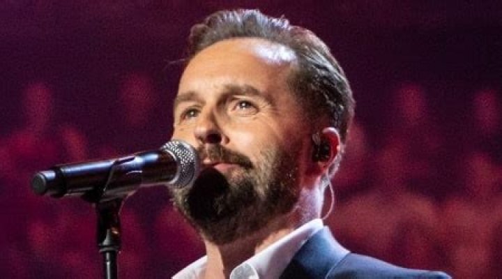 Alfie Boe Height, Weight, Net Worth, Age, Birthday, Wikipedia, Who, Nationality, Biography