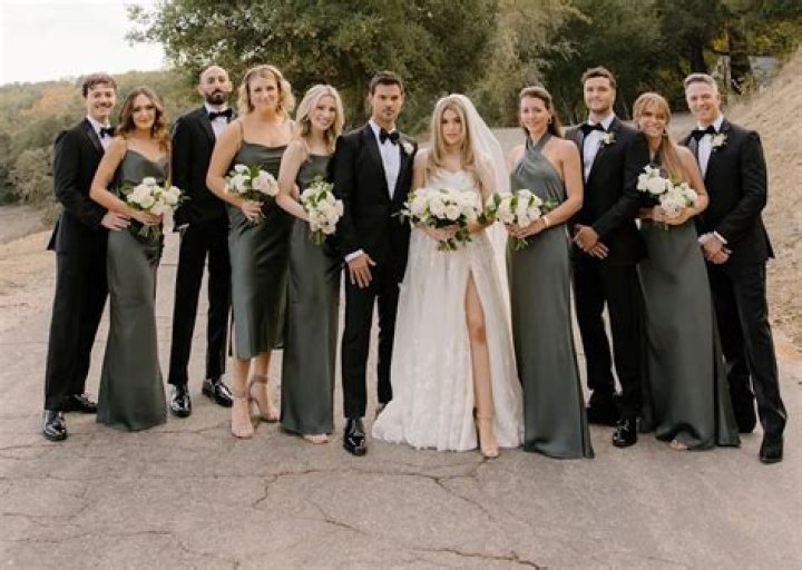 
All the Details on Taylor Lautner’s ‘Romantic’ Wedding to Taylor Dome: ‘I Married My Best Friend’ 