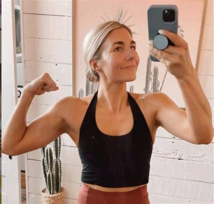 
Amanda Hornick Height, Weight, Net Worth, Age, Birthday, Wikipedia, Who, Nationality, Biography 