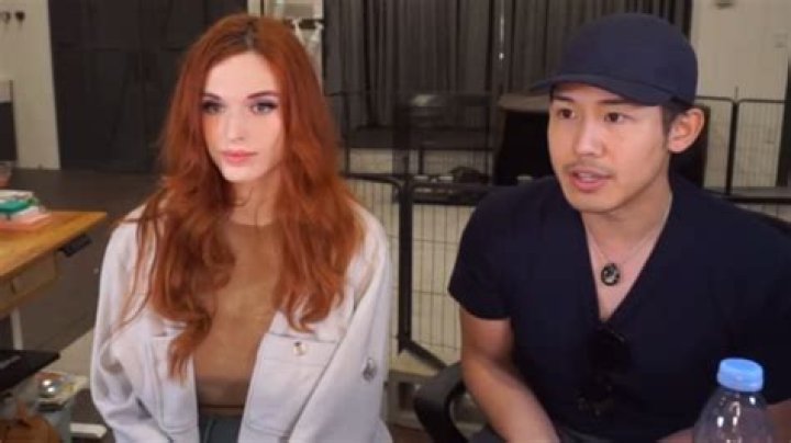 
Amouranth And Boyfriend Matt Barr – Drama Explained 