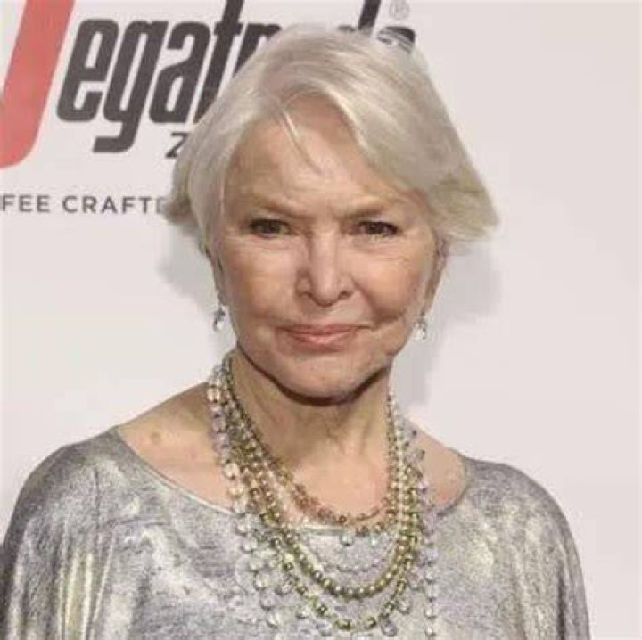 Angela Bloomfield Height, Weight, Net Worth, Age, Birthday, Wikipedia, Who, Nationality, Biography