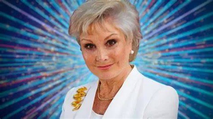 Angela Rippon Height, Weight, Net Worth, Age, Birthday, Wikipedia, Who, Nationality, Biography