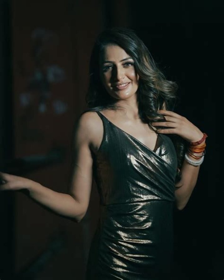 Anisha Dixit Height, Weight, Net Worth, Age, Birthday, Wikipedia, Who, Instagram, Biography
