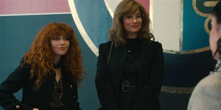 Annie Murphy Joins Russian doll Season 2 As Young Ruth & Schitt’s Creek Fans Are Happy To Say The Least