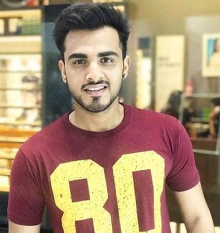 Armaan Bedil Height, Weight, Net Worth, Age, Birthday, Wikipedia, Who, Instagram, Biography