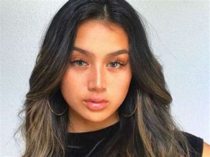 
Ashley Alvano Height, Weight, Net Worth, Age, Birthday, Wikipedia, Who, Nationality, Biography 