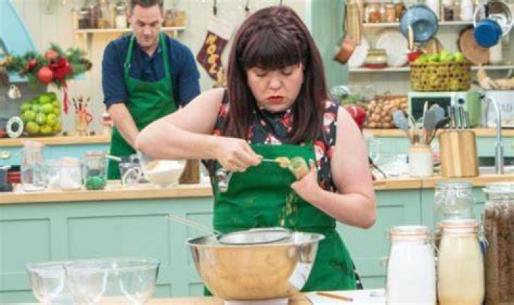
Bake Off Star Briony May Williams Unique Hand Has Won The Hearts Of Her Fans In Escape To The Country Episodes 