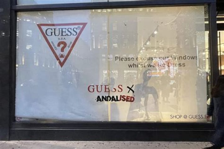 
Banksy Claims Guess in London ‘Helped Themselves to My Artwork Without Asking’ 