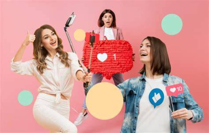 
Bethany Mota Parents Tammy And Tony Mota Created An Influencers Family 