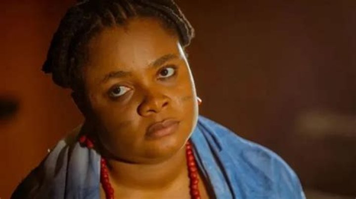 
Bimbo Ademoye Reacts To Viral Photo From Anikulapo 
