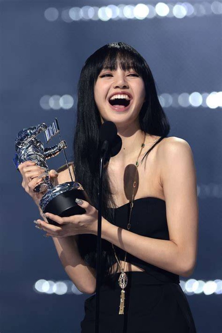 
BLACKPINK Singer Lisa Landed A Trio Of Guinness World Records 