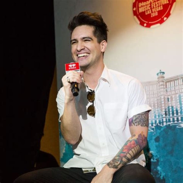 Brendon Urie Height, Weight, Net Worth, Age, Birthday, Wikipedia, Who, Nationality, Biography