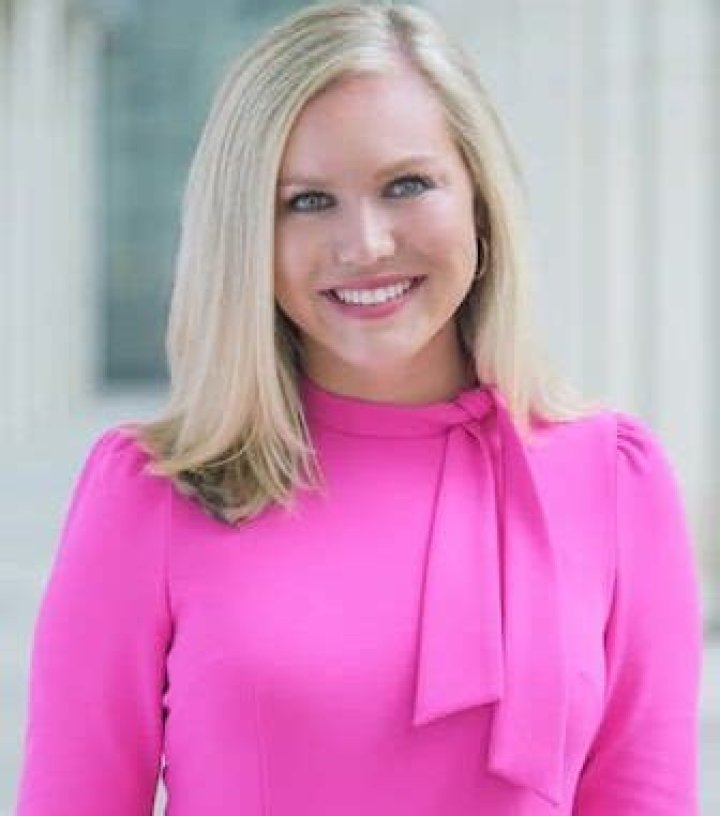 
Caroline Hicks WBTV Height, Age, Husband, Biography, Wiki, Net Worth 