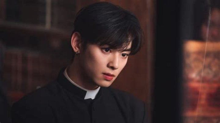 
“Cha Eun-woo X Island is coming” trends on Twitter as the actor attends the press conference for his upcoming drama, Island 