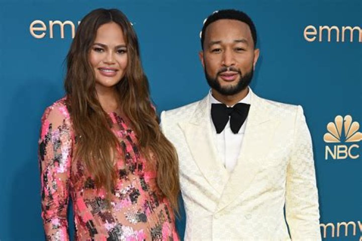 
Chrissy Teigen Crashes John Legend’s Interview and Shows Off Baby Bump 