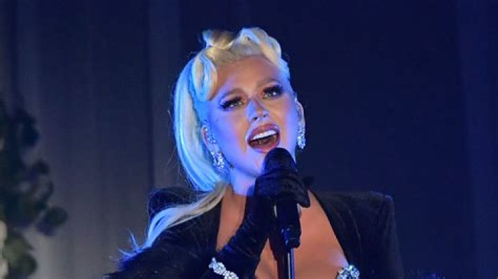 
Christina Aguilera Drops New ‘Beautiful’ Video with Warning About Phone Usage — Watch! 
