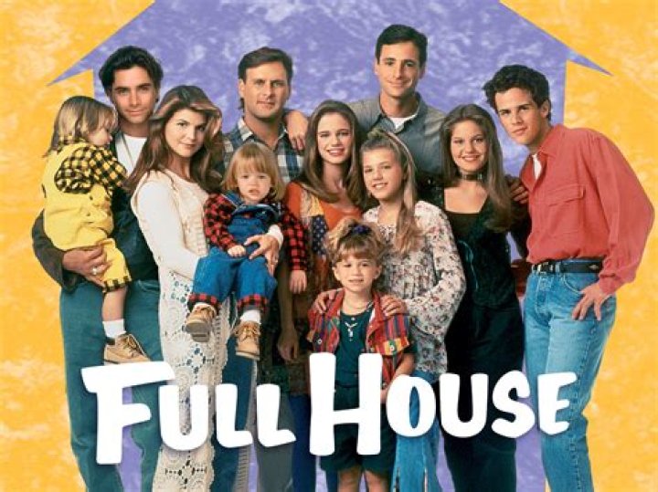  CJ-and-Rose-Fuller-House-Finale-1