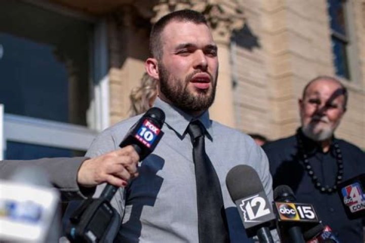 
Colby Ryan, 26, was Charged After Being Accused of R*ping a Woman in Arizona 