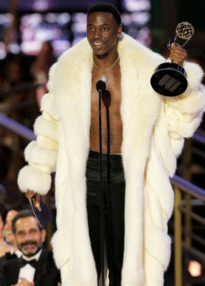 
Comedian Jerrod Carmichael to Host 2023 Golden Globe Awards 