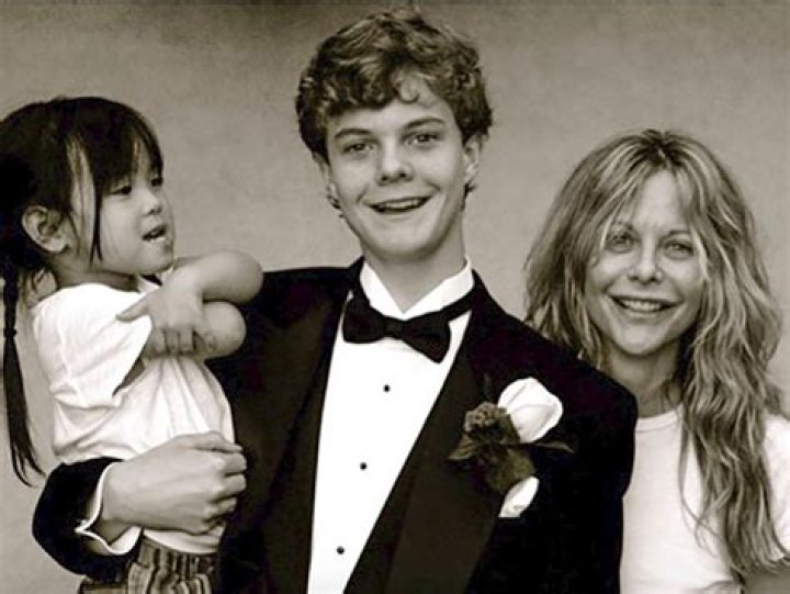 
Dennis Quaid Has A Huge Family Of Three Siblings And Three Children Along With New Wife Laura 