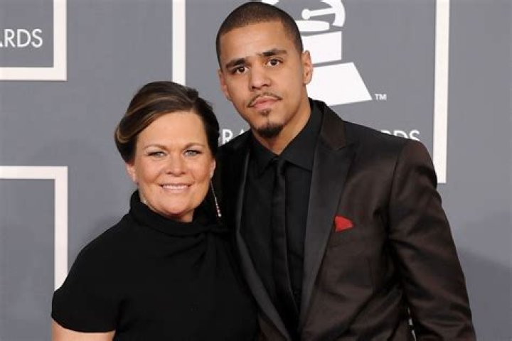 Deon Cole Has A Son Dylan Cole, Who Is His Wife? Family And Net Worth