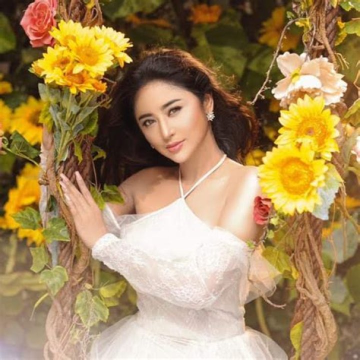 
Dewi Perssik Real Height, Weight, Net Worth, Age, Birthday, Wikipedia, Who, Nationality, Biography 