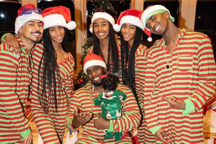 
Diddy Shares First Look at His Newborn Daughter Love in Christmas Family Photo 