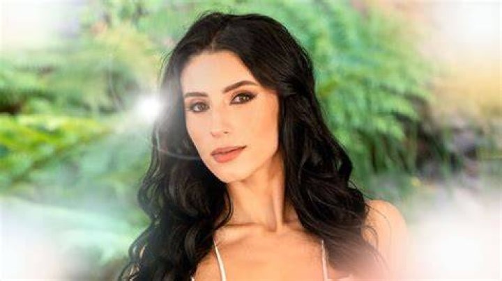 
Dila Kent Height, Weight, Net Worth, Age, Wiki, Who, Instagram, Biography 