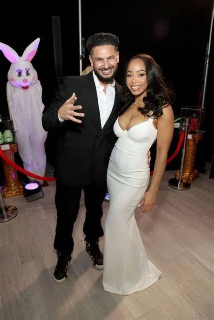 
Dj Pauly D Girlfriend: Who is Dj Pauly D Girlfriend Now? 