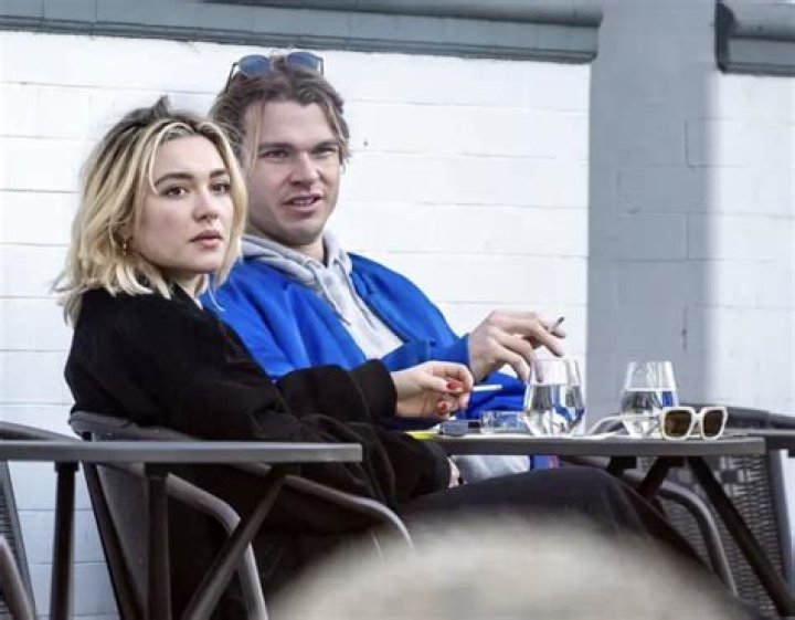 Does Florence Pugh Smoke In 2023?