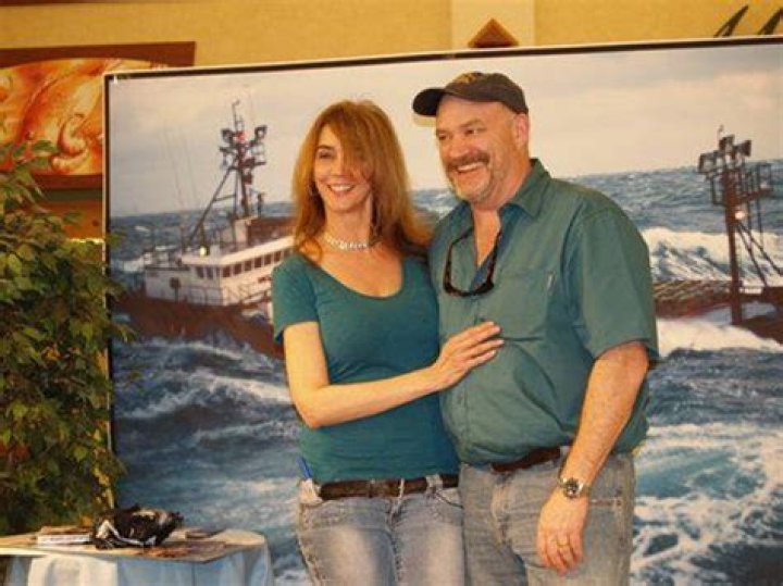 Does Jamie Lissow Have Blue Eyes? Wife Jessica Lissow Divorce And Still Lives In Alaska