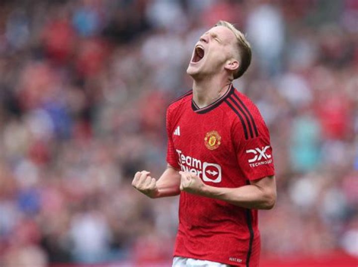 
Donny van de Beek Height, Weight, Net Worth, Age, Birthday, Wikipedia, Who, Nationality, Biography 
