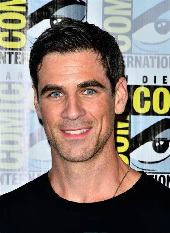 Eddie Cahill’s Net Worth, Wife, Children, Siblings, Biography