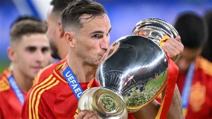 
Fabian Ruiz Height, Weight, Net Worth, Age, Birthday, Wikipedia, Who, Instagram, Biography 