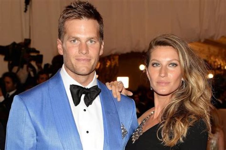 
Gisele Bündchen Comments on Post About People Being ‘Inconsistent’ in Relationships amid Tom Brady Drama 