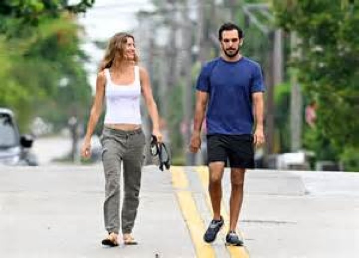 
Gisele Bündchen Leaves a Comment on Tom Brady’s Instagram Post of Son Jack Following Couple’s Divorce 