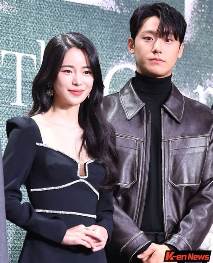 
Got7’s JB Is Apparently Dating Kim Do Hyun, Who Is Pure.ddd on Instagram? 