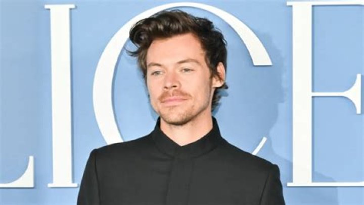 Harry Styles Height, Weight, Net Worth, Age, Birthday, Wikipedia, Who, Nationality, Biography