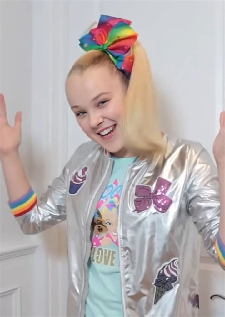 Has Veibae Done A Face Reveal? Here’s How She Really Looks Like