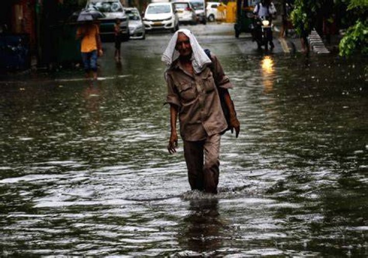 
Heavy rains pound Delhi; more showers likely 